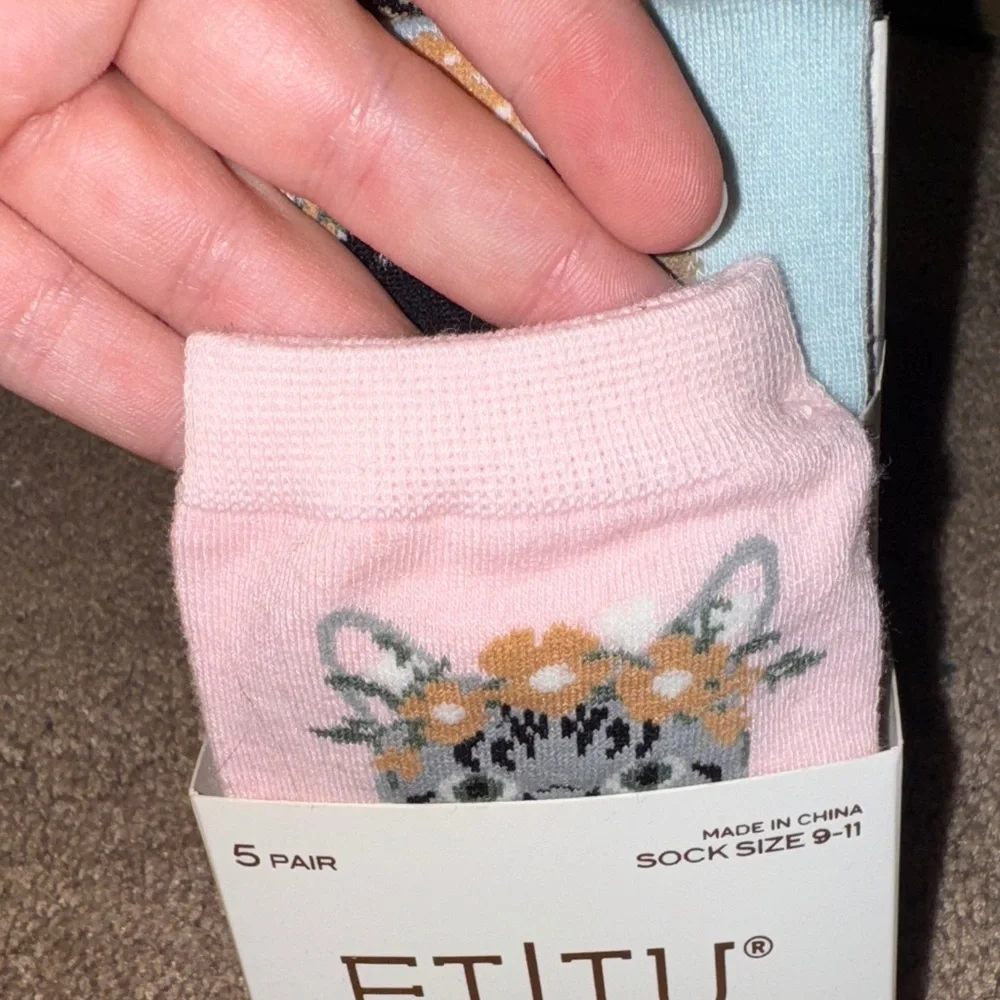 Cat Patterned Crew Socks - Multicolor - Picture 4 of 9
